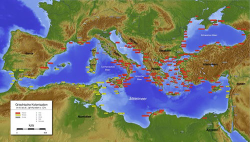 Στον αντίποδα των απόψεων αυτών που έχουν οι Δυτικοί, οι Τούρκοι υποστηρίζουν ότι όλοι οι αρχαίοι λαοί ήταν Τούρκοι και αυτοί δημιούργησαν τους πολιτισμούς της Μεσογείου, οι οποίοι επηρέασαν και τους Έλληνες. Επίσης οι σύγχρονοι Έλληνες δεν έχουν καμία σχέση με τους Αρχαίους Έλληνες. Ελληνικές (κόκκινο) και φοινικικές (κίτρινο) αποικίες.