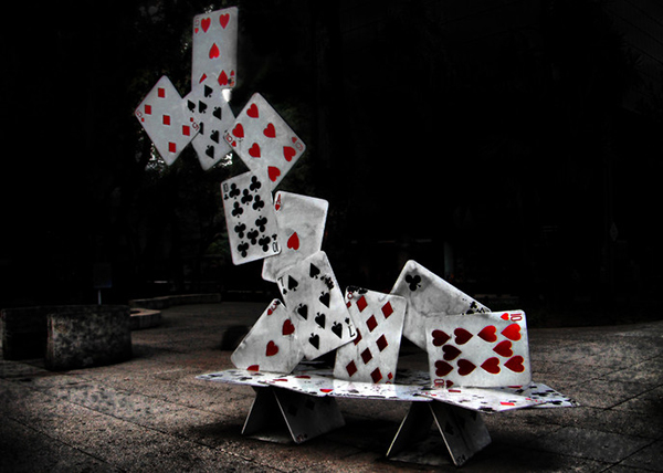 4663_Abstract-castle-of-cards-poker