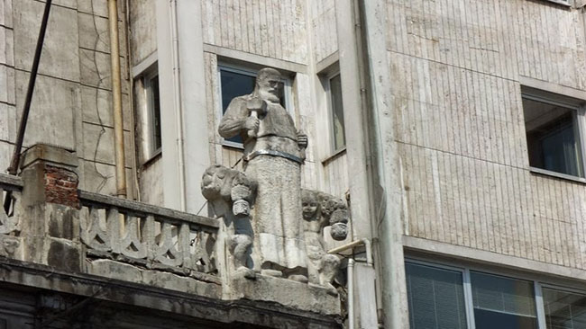 Το άγαλμα του μασώνου Mithat Paşa
