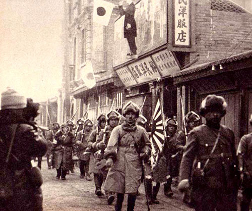Γιαπωνέζοι στρατιώτες εισέρχονται στην κινεζική πόλη Mukden (1931)