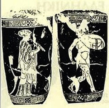 Εικ 2  Ερυθρόμορφη λήκυθος βοιωτική μίμηση του «ζωγράφου του Αχιλλέως» πριν το 424 π.Χ. Παραστάσεις με πυρριχίστρια και αυλητρίδα