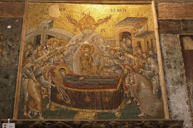 H Κοίμηση της Θεοτόκου, ψηφιδωτό από τη Μονή της Χώρας στην Κωνσταντινούπολη. Wikipedia URL [https://el.wikipedia.org/wiki/…] 