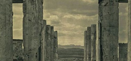 Τα Προπύλαια της Ακρόπολης το 1869