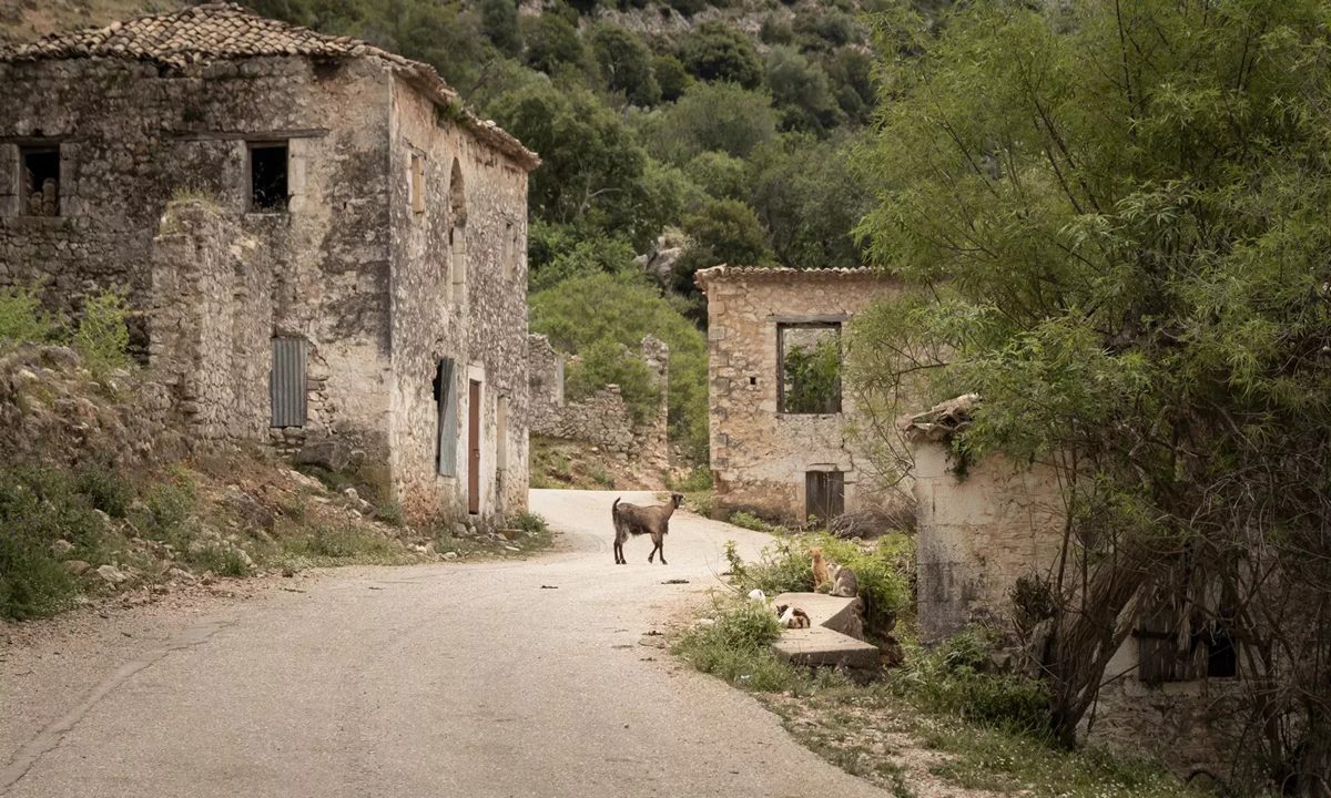 Ελληνική ύπαιθρος - Ερημωμένα χωριά
